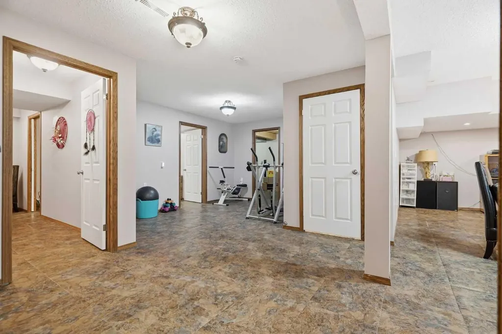 1706 3 Avenue SE High River AB T1V 1Y3
