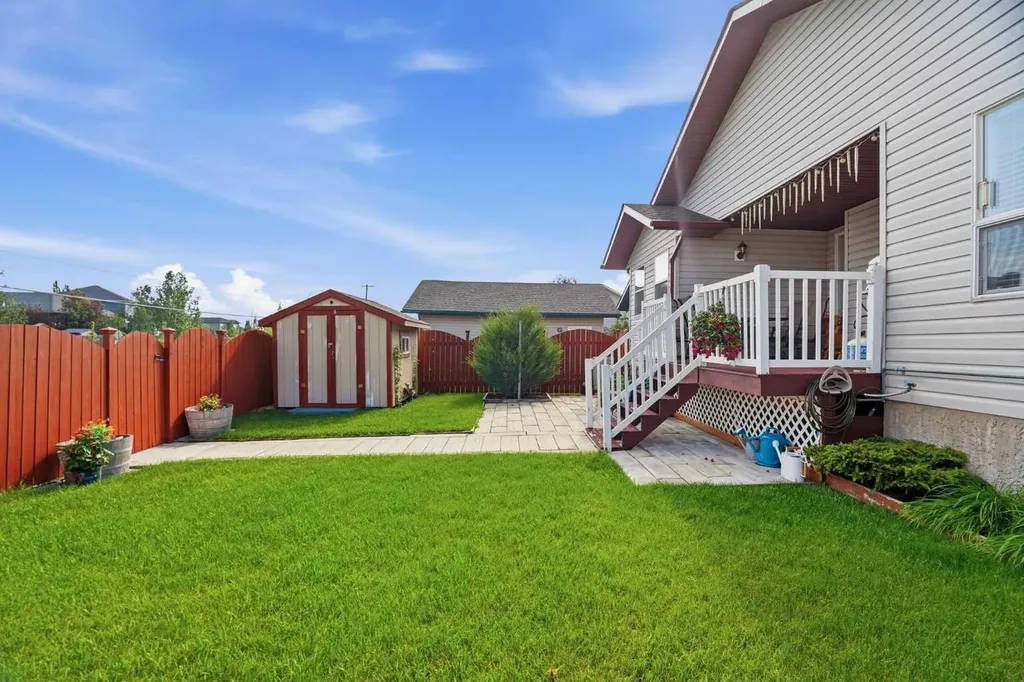 1706 3 Avenue SE High River AB T1V 1Y3