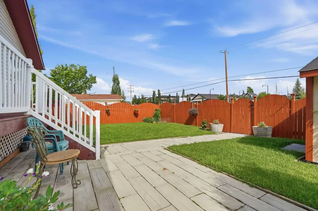 1706 3 Avenue SE High River AB T1V 1Y3
