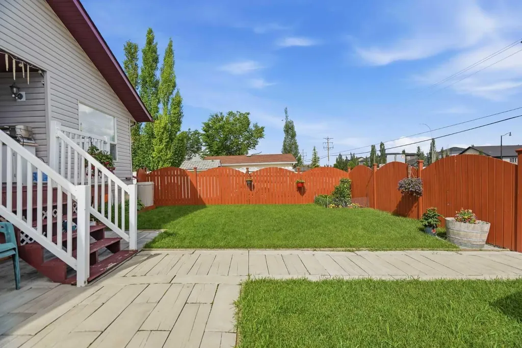 1706 3 Avenue SE High River AB T1V 1Y3