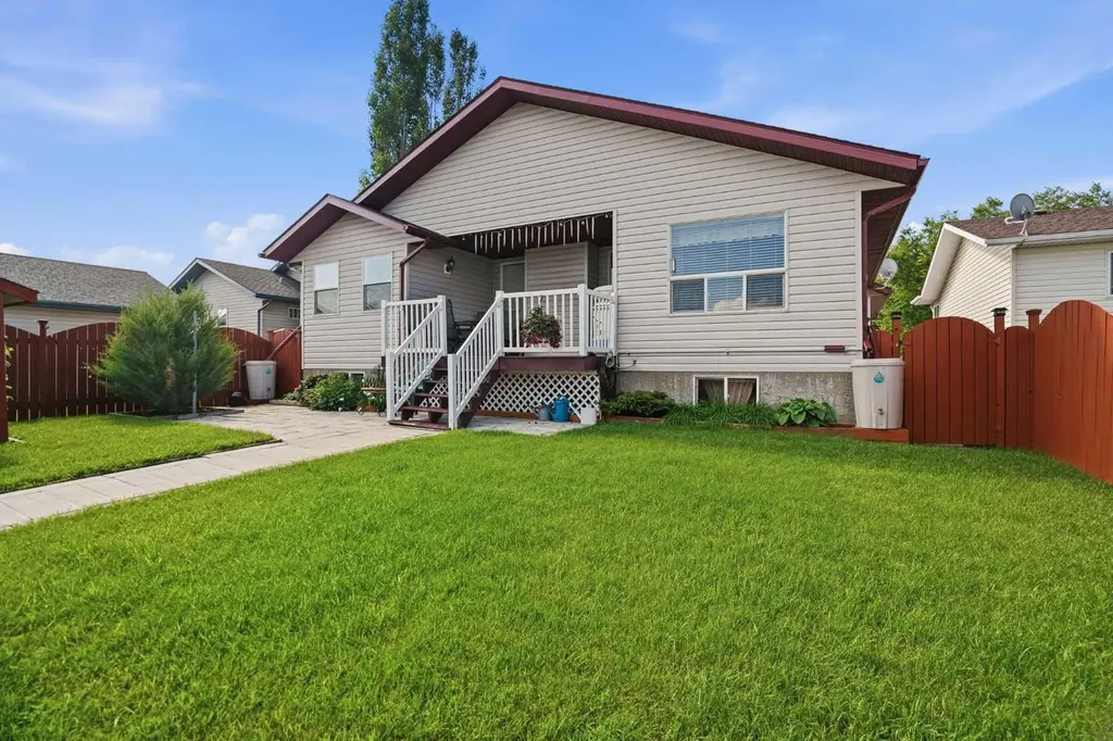 1706 3 Avenue SE High River AB T1V 1Y3
