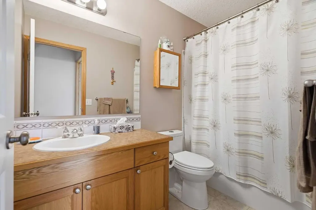 1706 3 Avenue SE High River AB T1V 1Y3