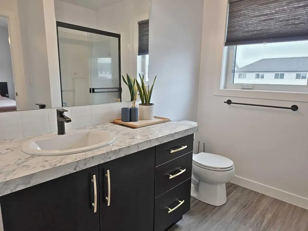 22 Earl Close Red Deer AB T4P 3G6