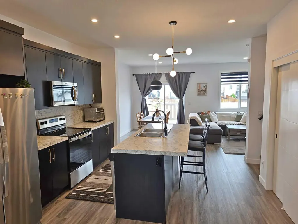 22 Earl Close Red Deer AB T4P 3G6
