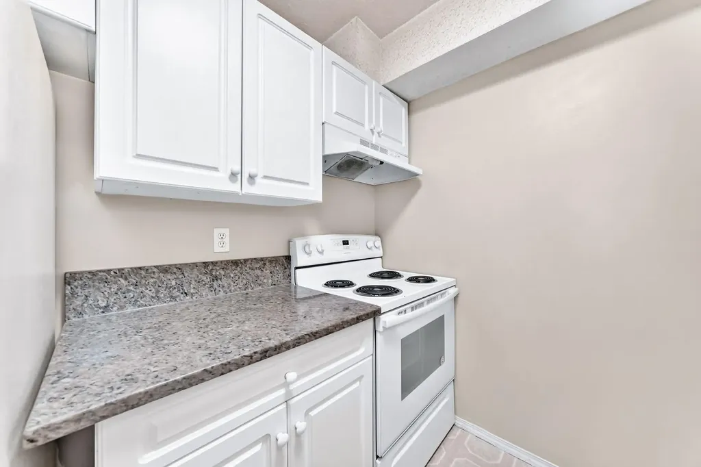 6224 17 Avenue Calgary AB T2A 7X8