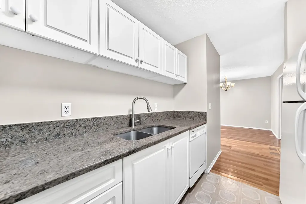 6224 17 Avenue Calgary AB T2A 7X8