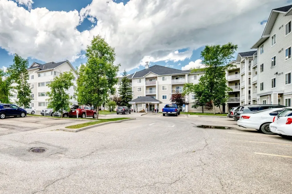 6224 17 Avenue Calgary AB T2A 7X8