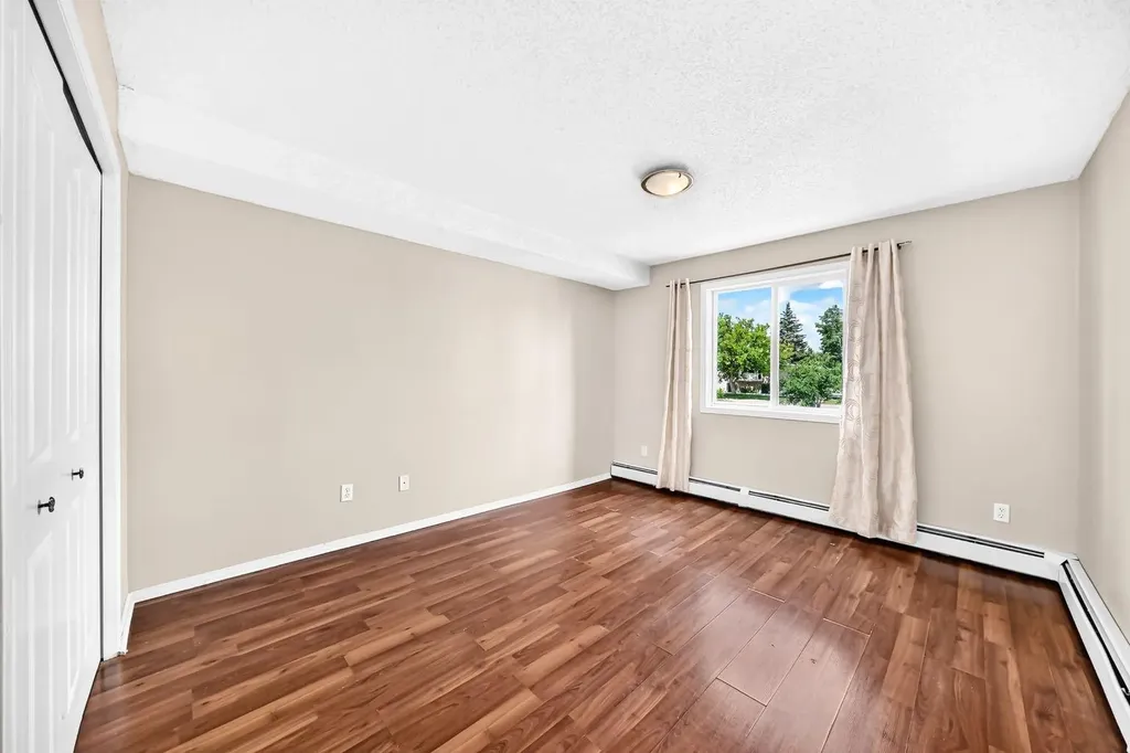 6224 17 Avenue Calgary AB T2A 7X8