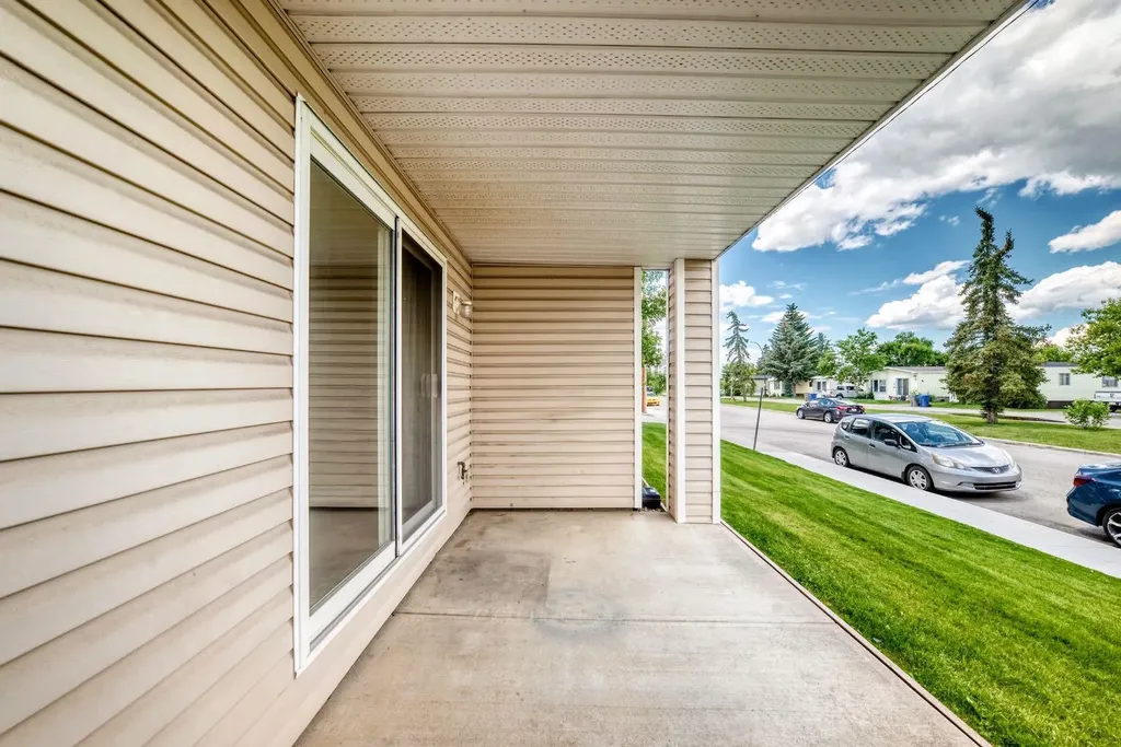 6224 17 Avenue Calgary AB T2A 7X8