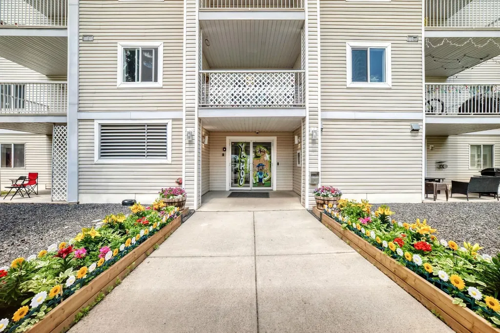 6224 17 Avenue Calgary AB T2A 7X8