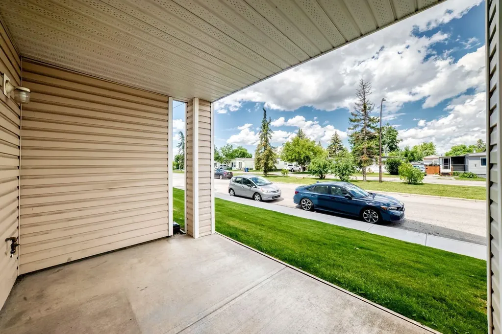 6224 17 Avenue Calgary AB T2A 7X8