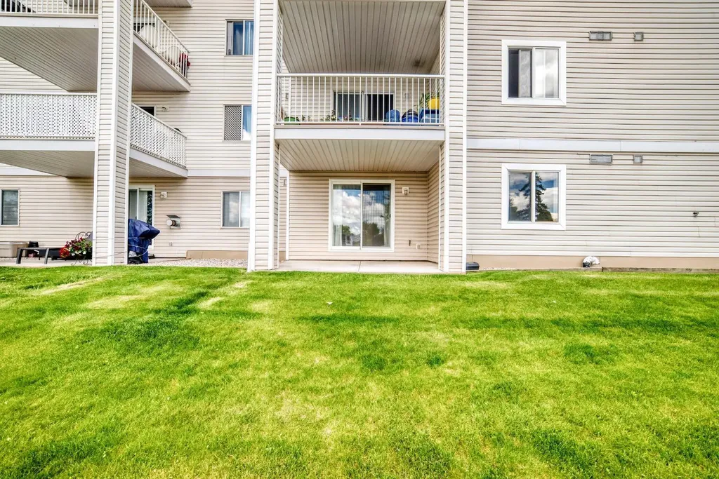 6224 17 Avenue Calgary AB T2A 7X8