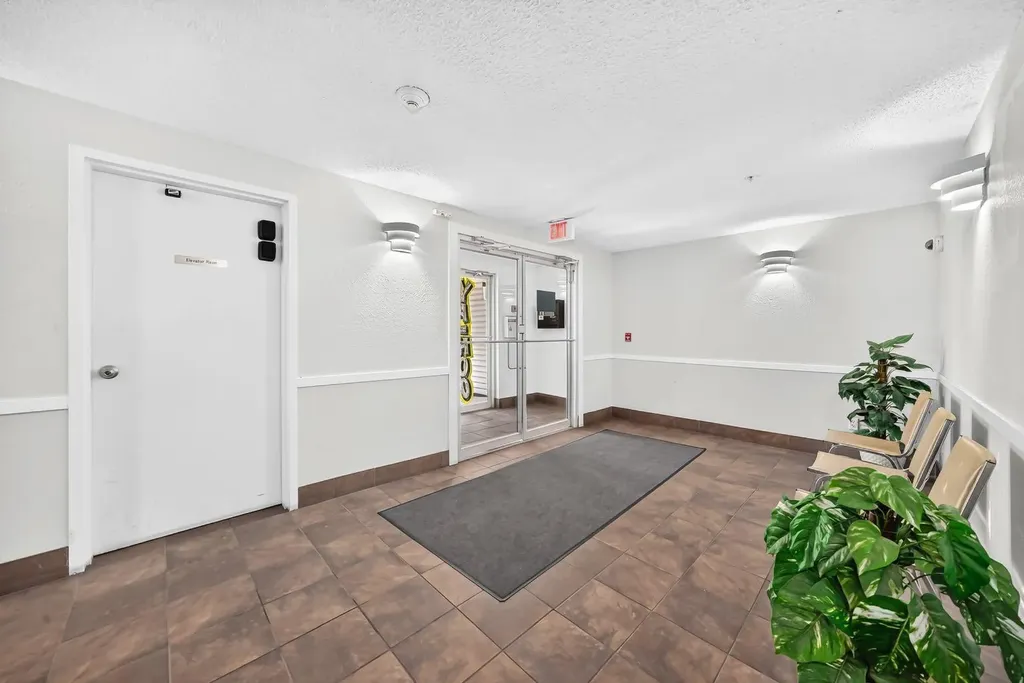 6224 17 Avenue Calgary AB T2A 7X8
