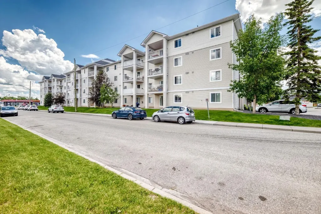 6224 17 Avenue Calgary AB T2A 7X8