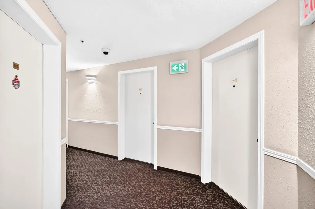 6224 17 Avenue Calgary AB T2A 7X8