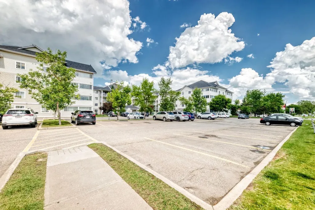 6224 17 Avenue Calgary AB T2A 7X8