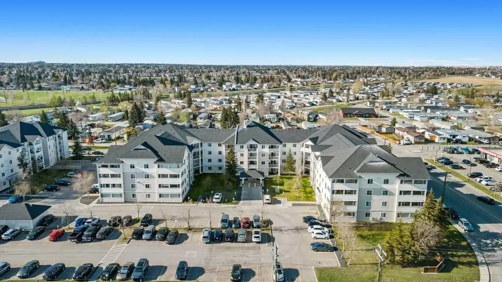 6224 17 Avenue Calgary AB T2A 7X8