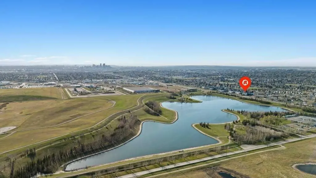 6224 17 Avenue Calgary AB T2A 7X8