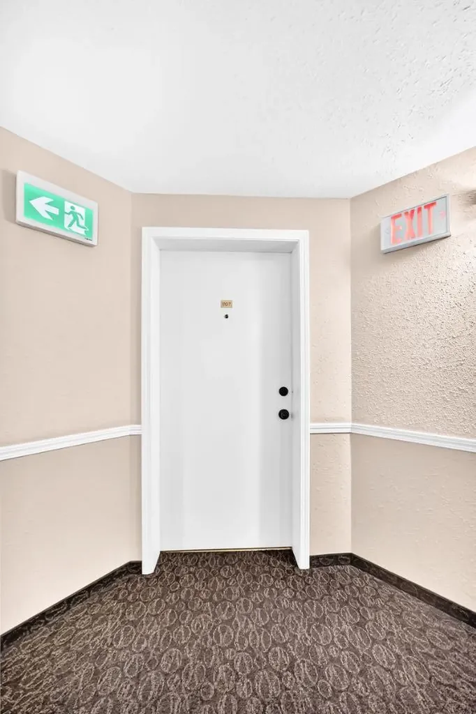 6224 17 Avenue Calgary AB T2A 7X8