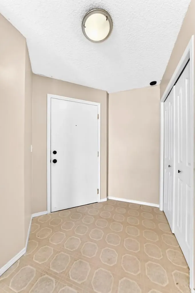 6224 17 Avenue Calgary AB T2A 7X8