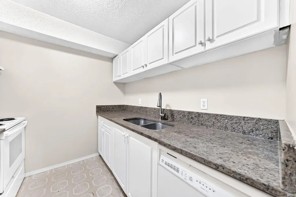 6224 17 Avenue Calgary AB T2A 7X8
