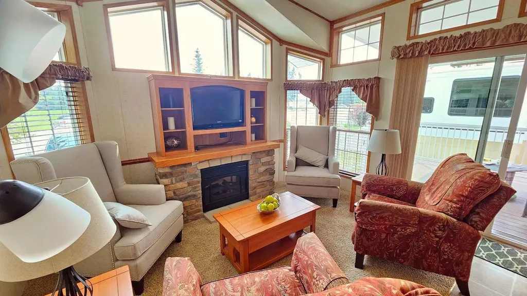 32379 Range Road 55 Rural Mountain View County AB T0M 1X0