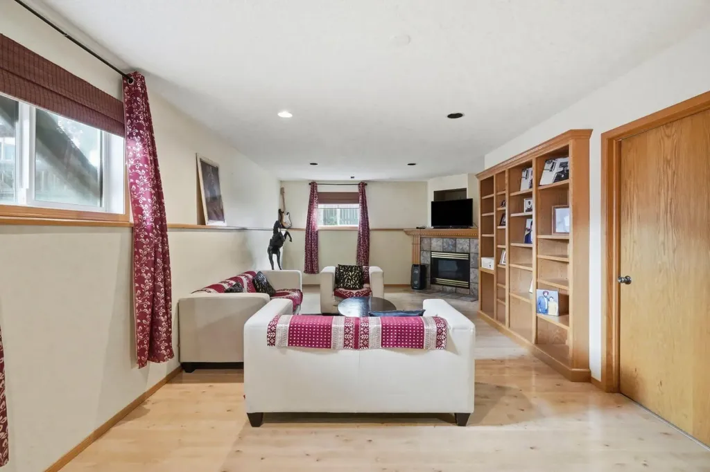 3 San Diego Manor NE Calgary AB T1Y 7A5