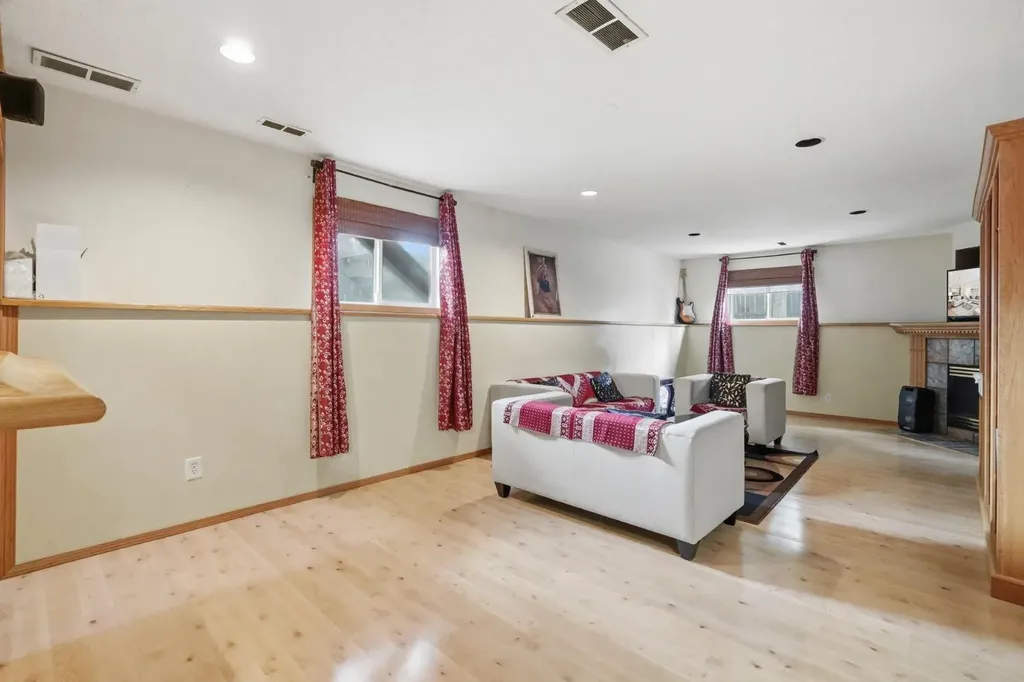 3 San Diego Manor NE Calgary AB T1Y 7A5