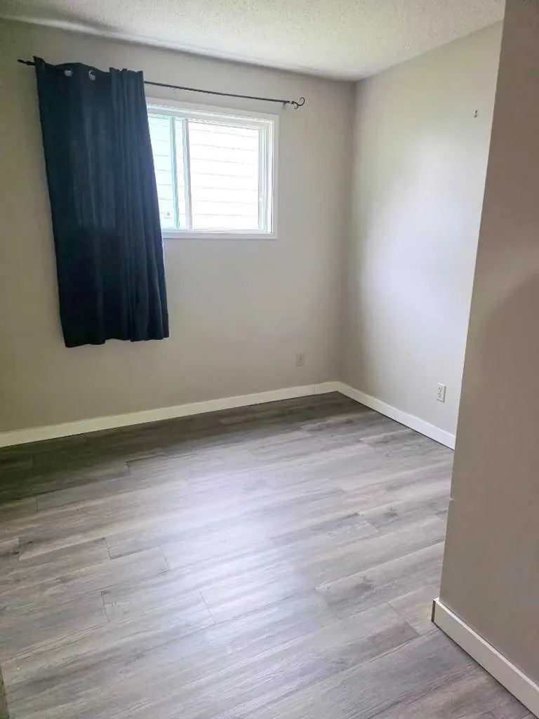 709 Hammond Drive S Fox Creek AB T0H1P0