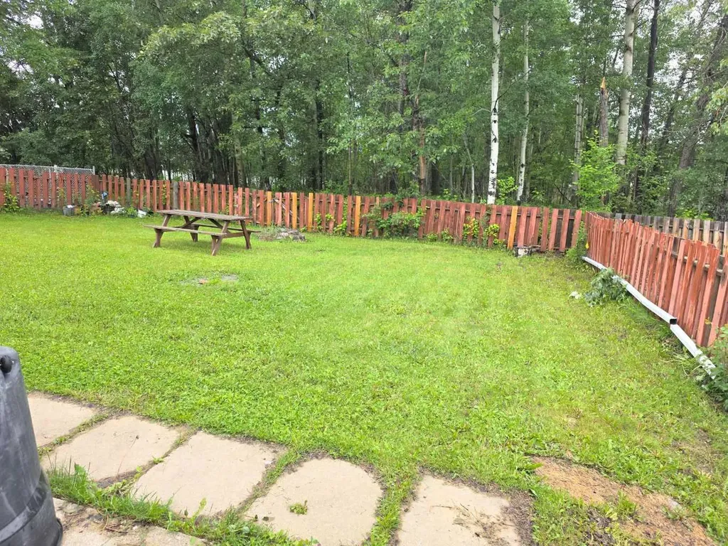 709 Hammond Drive S Fox Creek AB T0H1P0