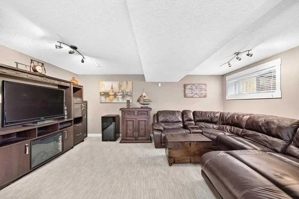 41 Skyview Ranch Manor NE Calgary AB T3N0K7