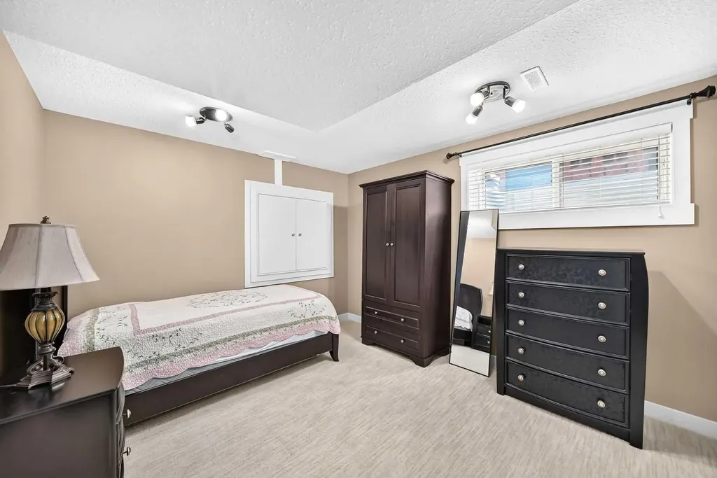 41 Skyview Ranch Manor NE Calgary AB T3N0K7
