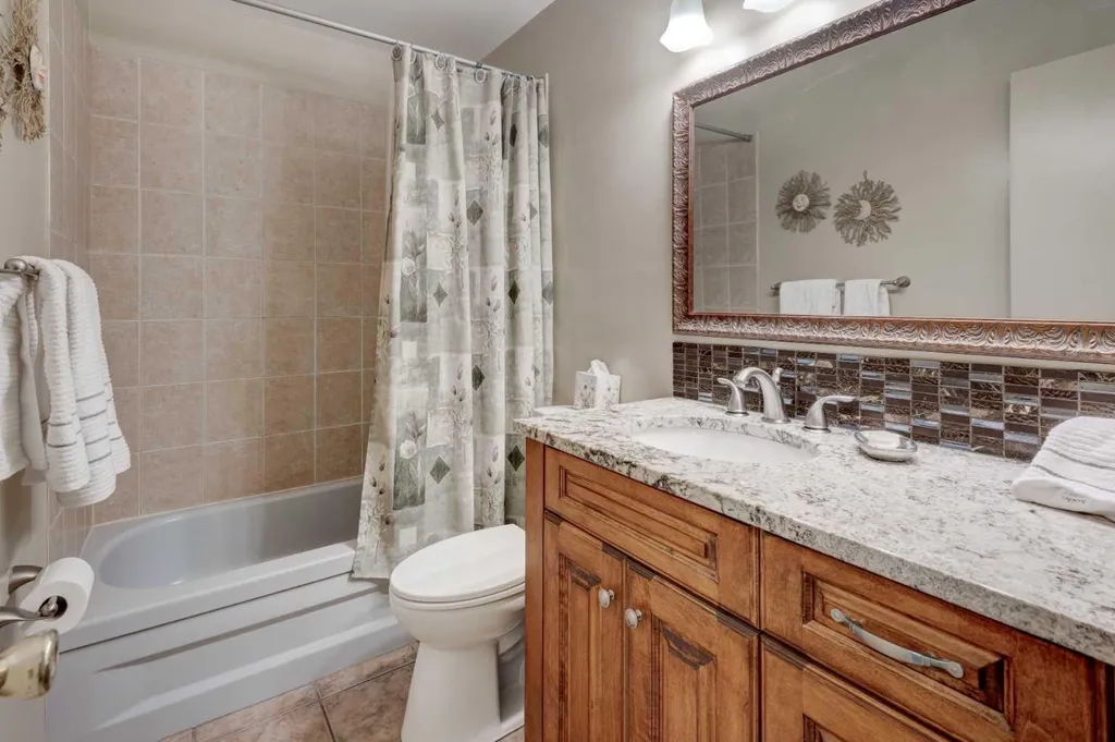 1032 Cantabrian Drive SW Calgary AB T2W 1L7
