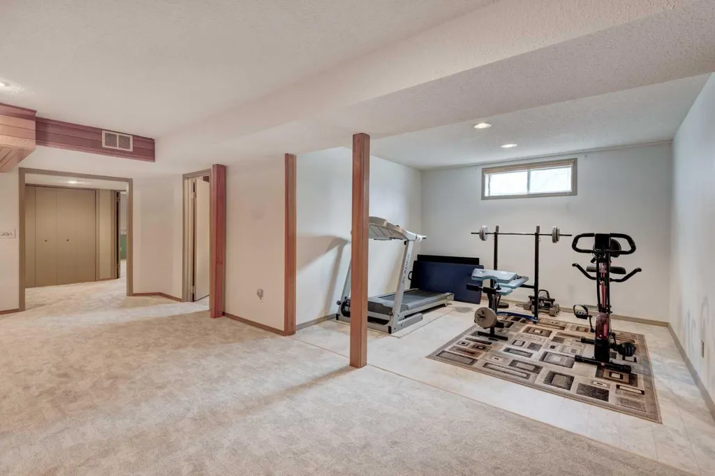 1032 Cantabrian Drive SW Calgary AB T2W 1L7