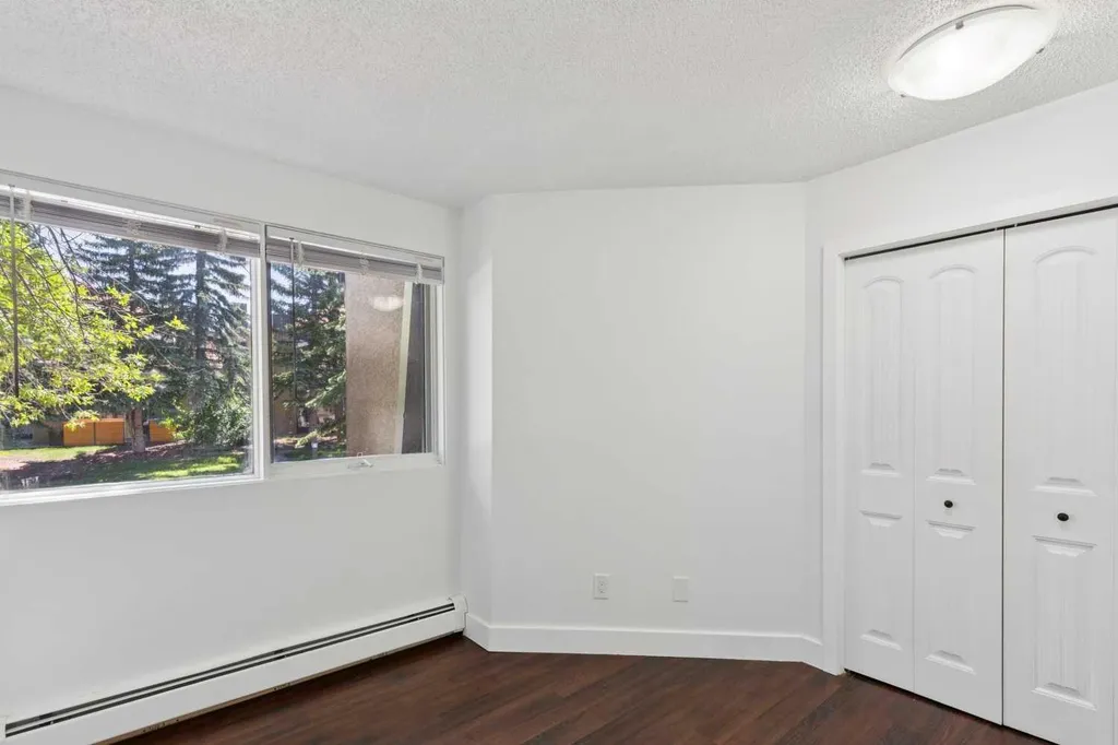 219 Village Terrace SW Calgary AB T3H 2L4