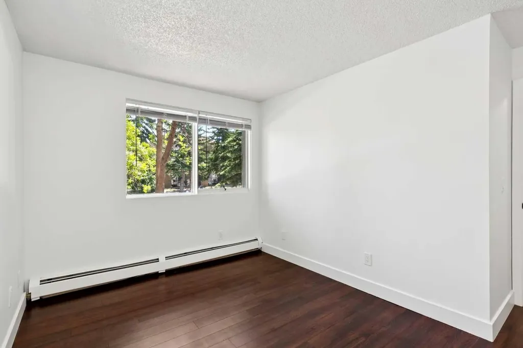 219 Village Terrace SW Calgary AB T3H 2L4