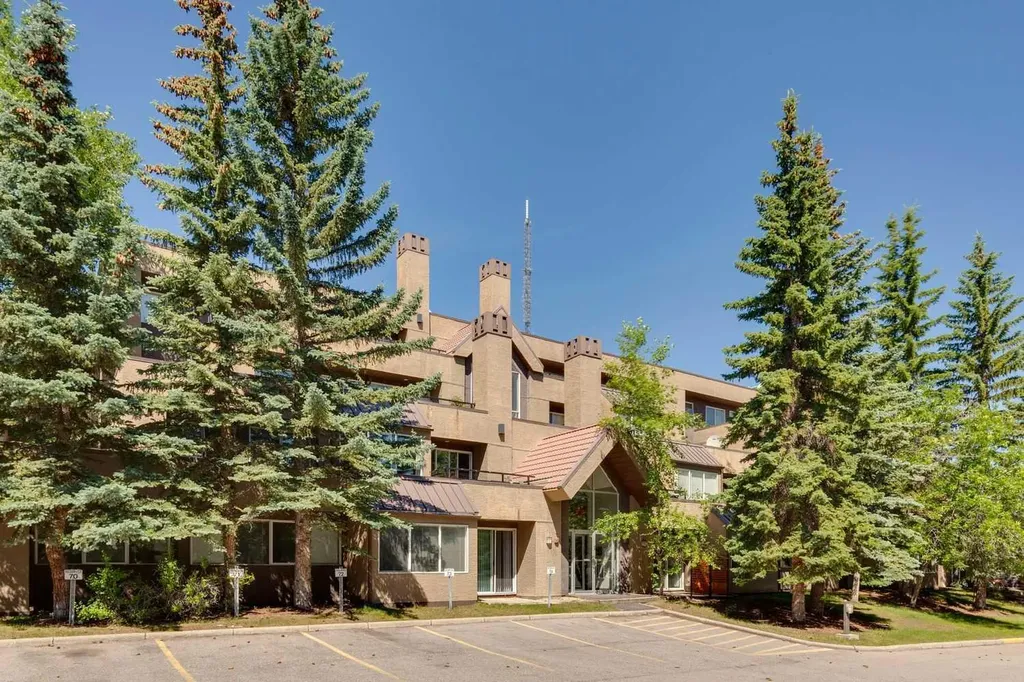 219 Village Terrace SW Calgary AB T3H 2L4