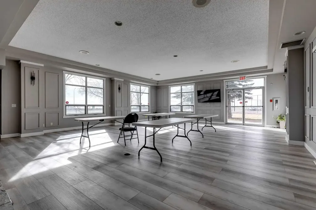 219 Village Terrace SW Calgary AB T3H 2L4
