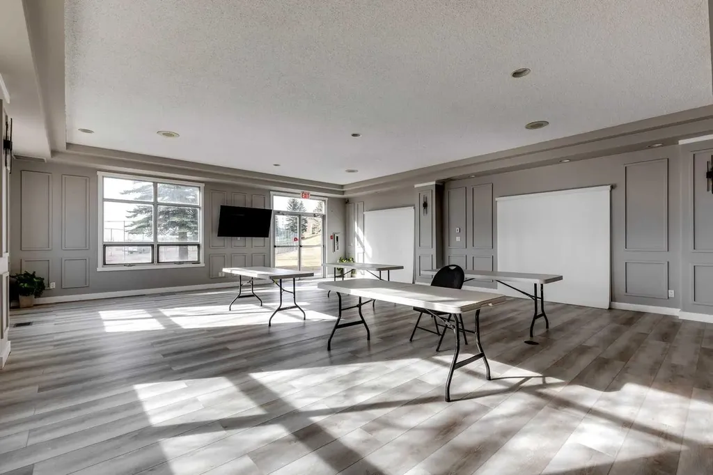 219 Village Terrace SW Calgary AB T3H 2L4