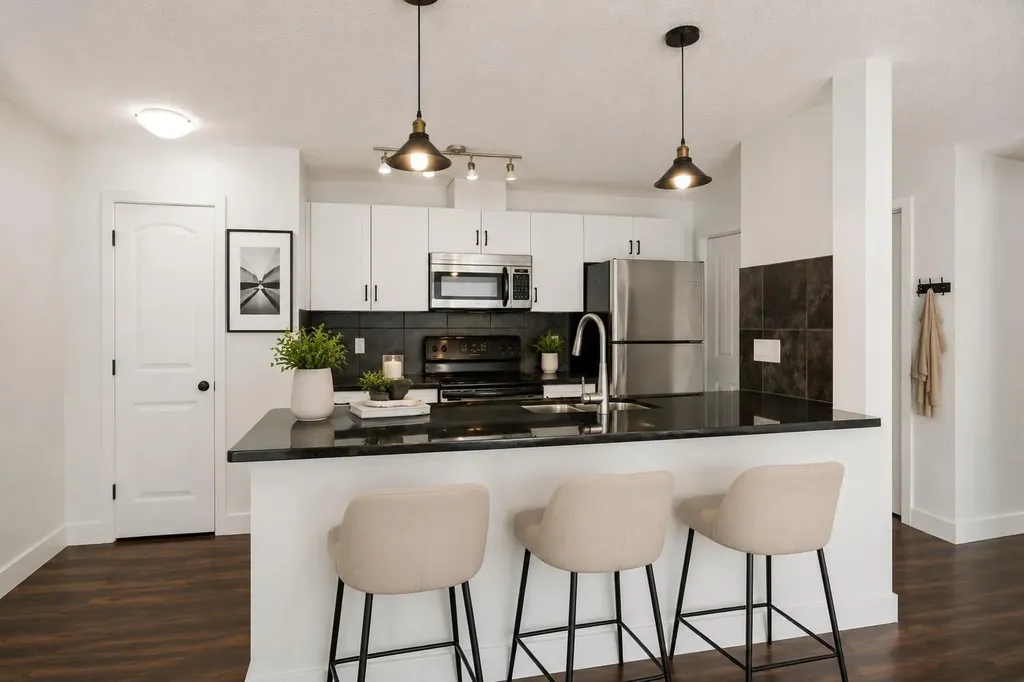 219 Village Terrace SW Calgary AB T3H 2L4