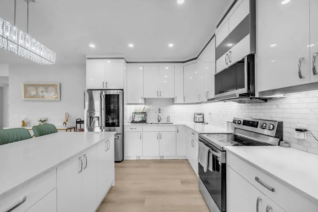 459 Savanna Way NE Calgary AB T3J 2L1