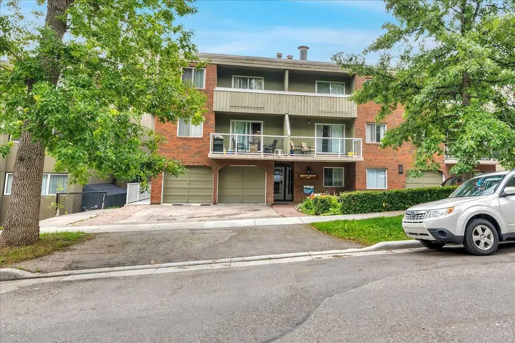 1814 18 Street SW Calgary AB T2T 4T1