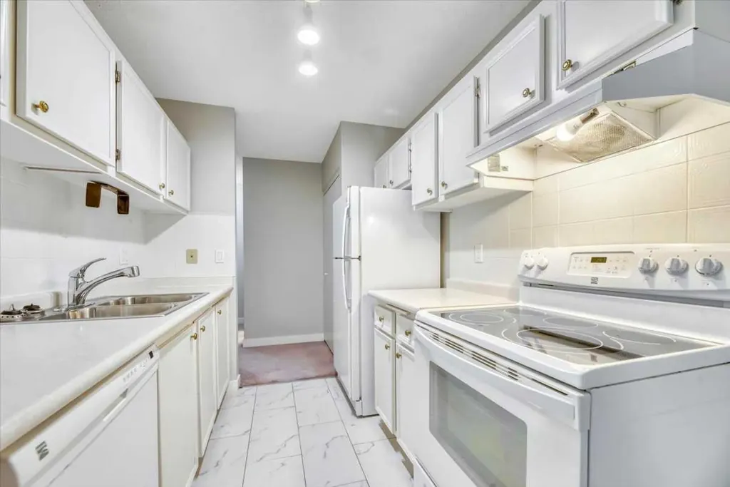 1814 18 Street SW Calgary AB T2T 4T1