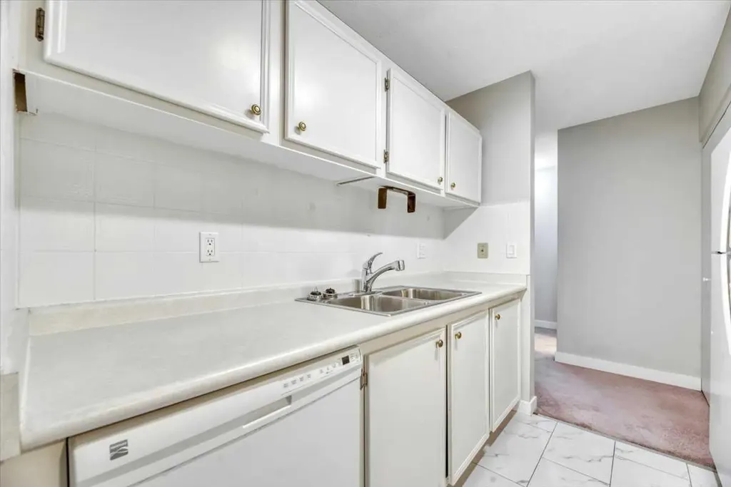 1814 18 Street SW Calgary AB T2T 4T1