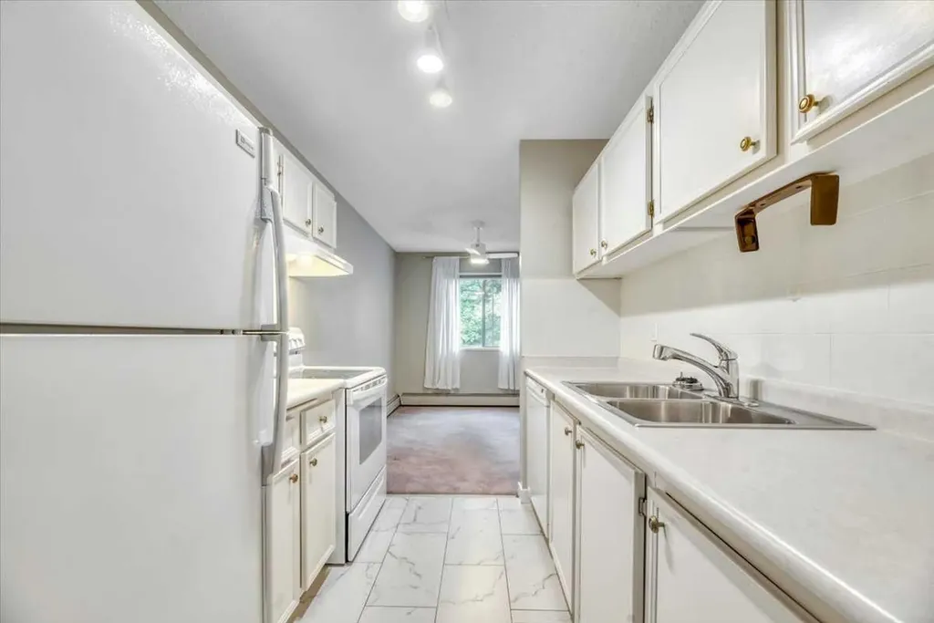 1814 18 Street SW Calgary AB T2T 4T1