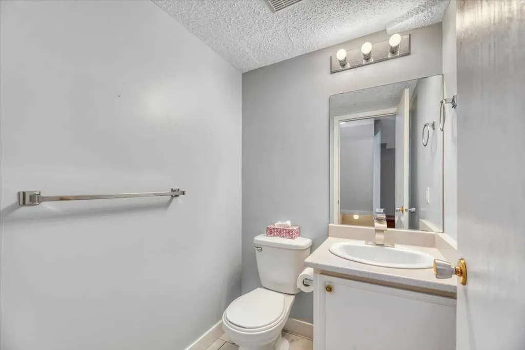 1814 18 Street SW Calgary AB T2T 4T1
