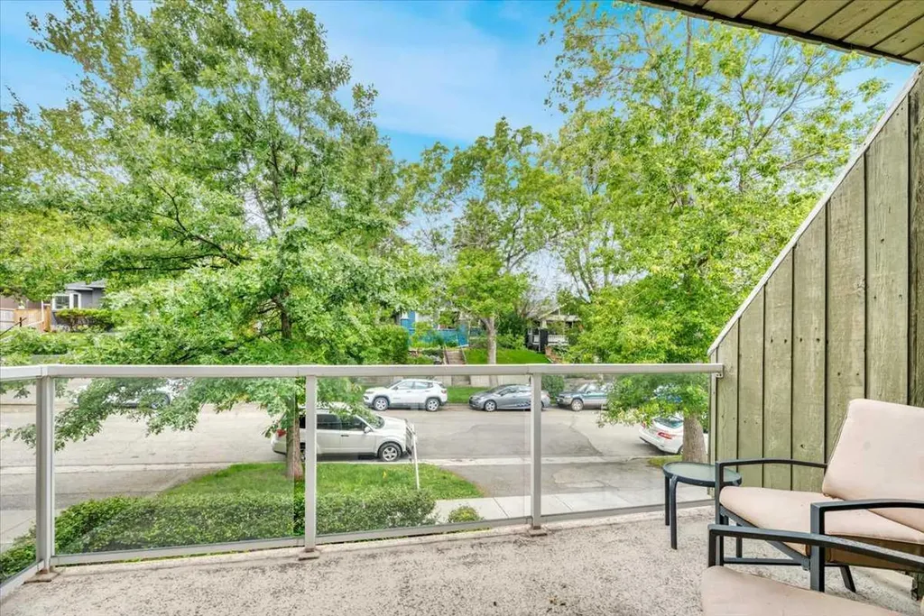 1814 18 Street SW Calgary AB T2T 4T1