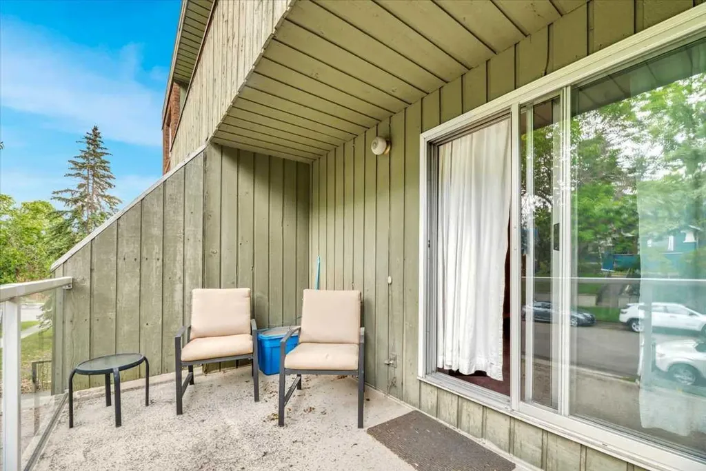 1814 18 Street SW Calgary AB T2T 4T1