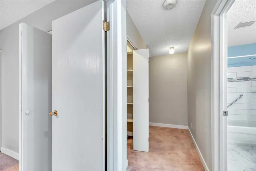 1814 18 Street SW Calgary AB T2T 4T1