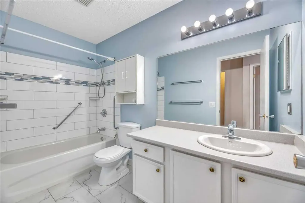 1814 18 Street SW Calgary AB T2T 4T1
